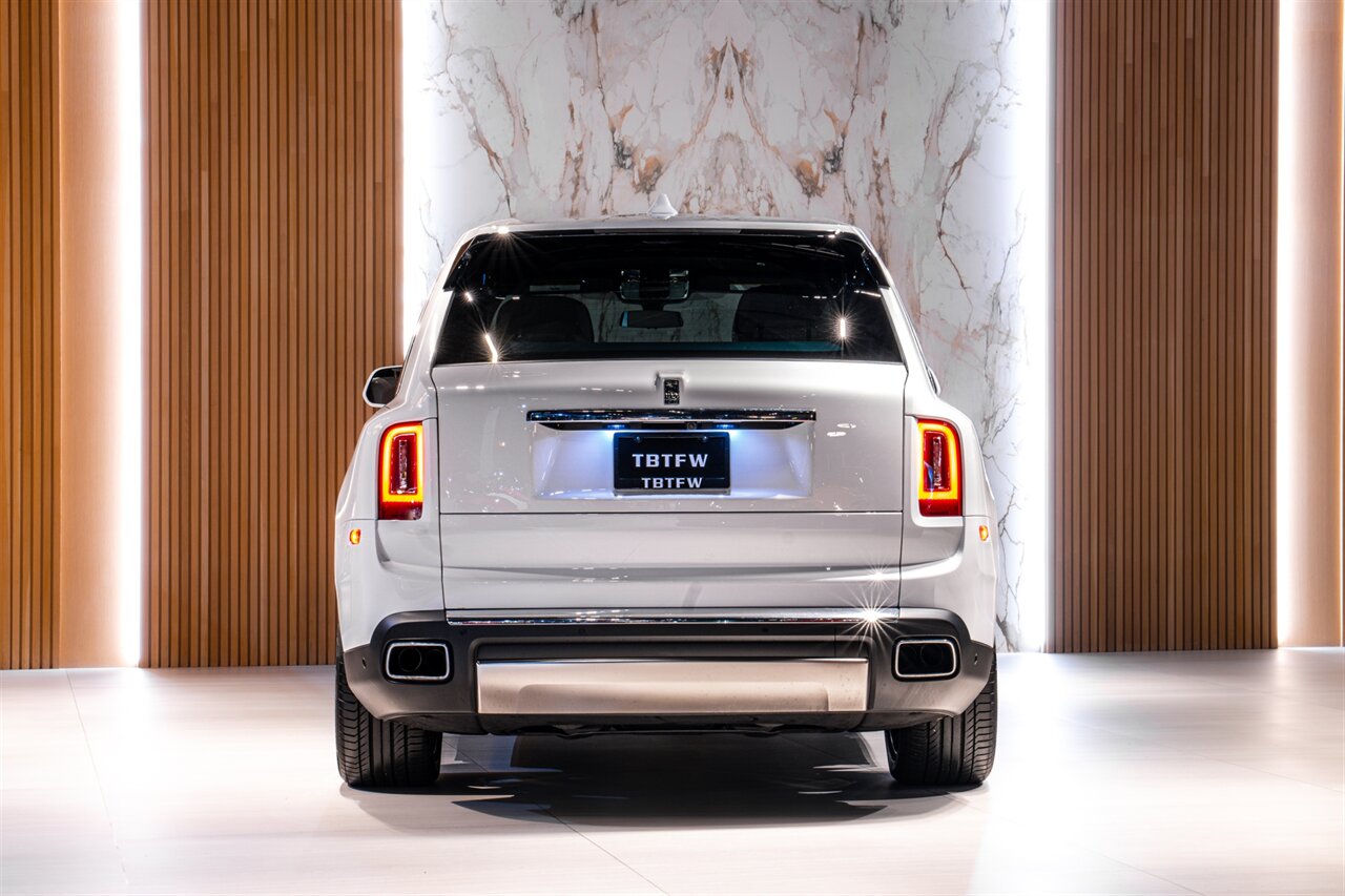 2023 Rolls-Royce Cullinan   - Photo 6 - Beverly Hills, CA 90212