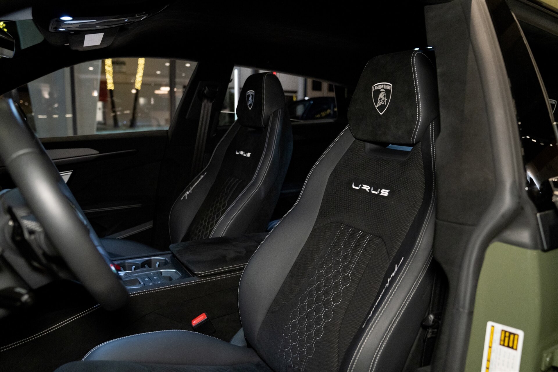 2023 Lamborghini Urus Performante - Photo 15
