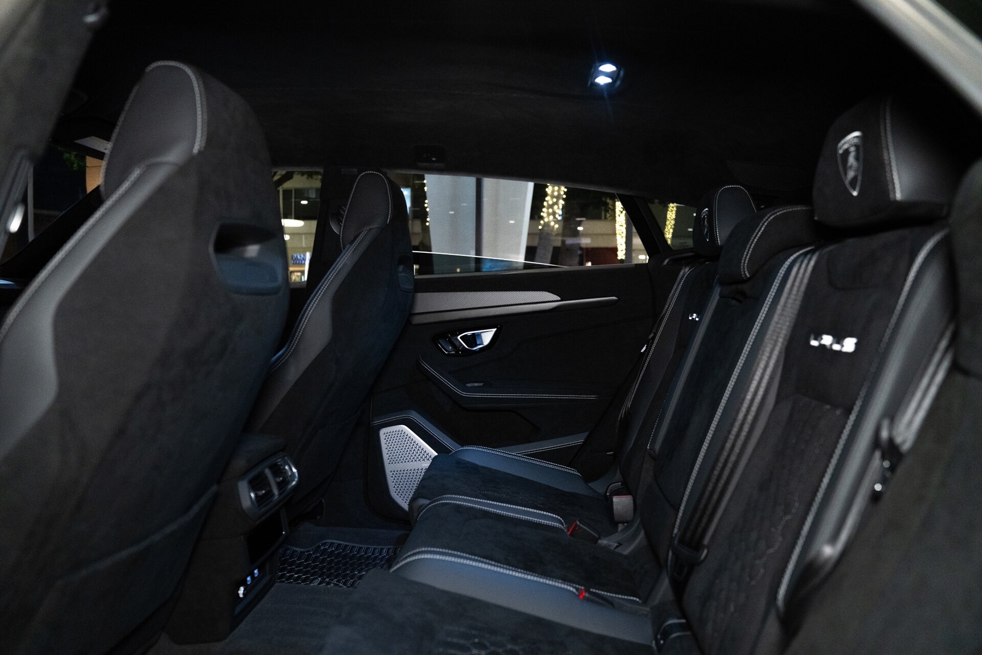 2023 Lamborghini Urus Performante - Photo 8