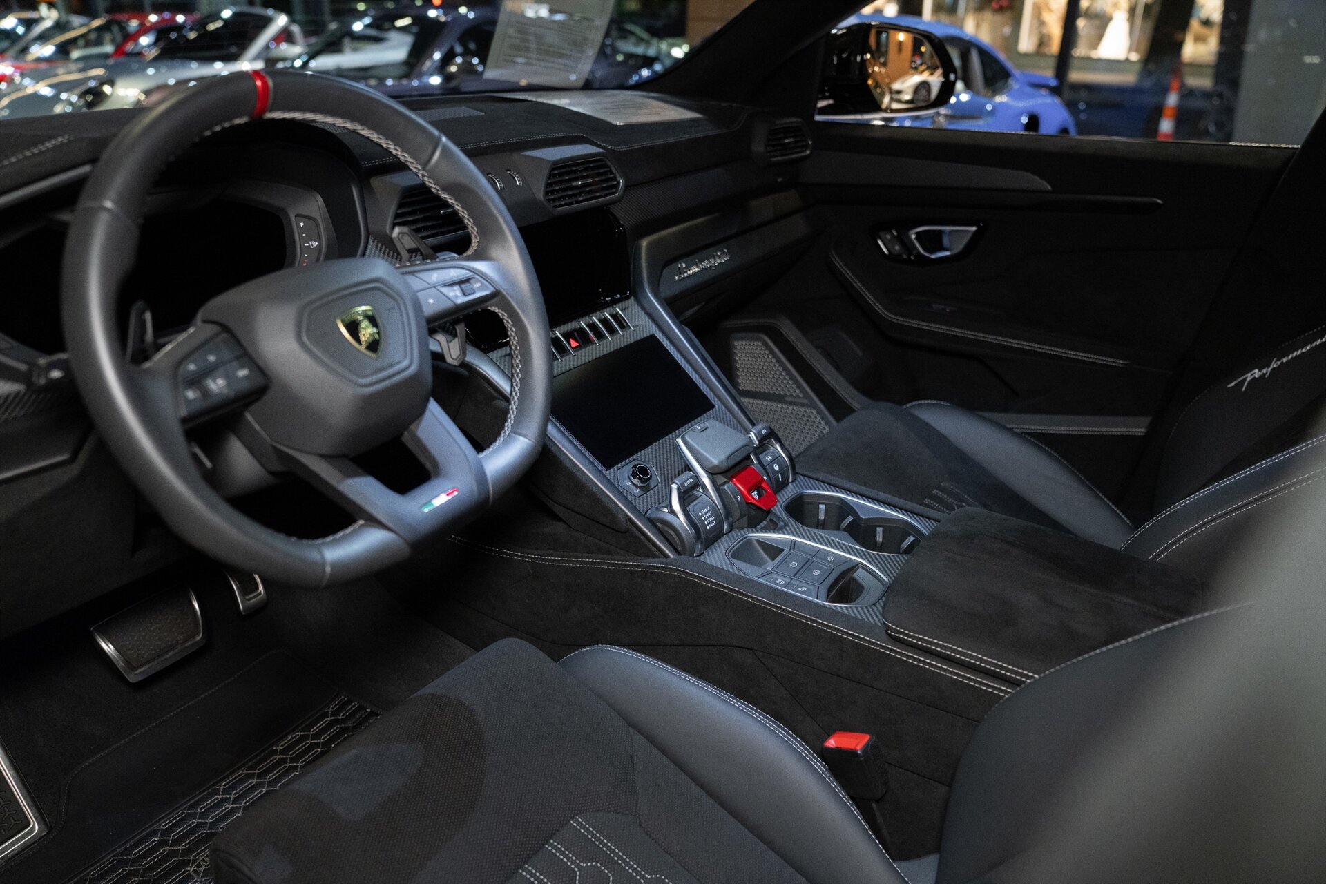 2023 Lamborghini Urus Performante - Photo 10
