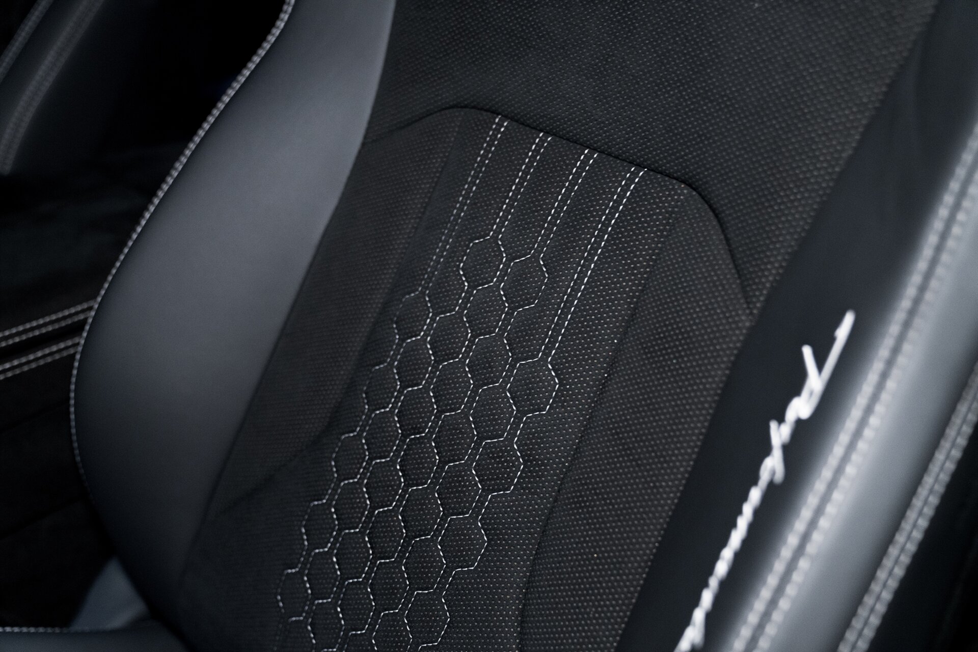 2023 Lamborghini Urus Performante - Photo 16