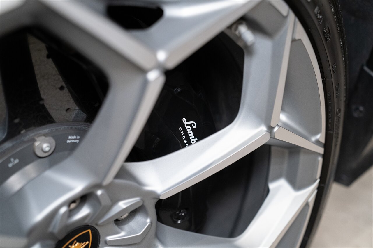 2023 Lamborghini Urus Performante - Photo 32 - Beverly Hills, CA 90212