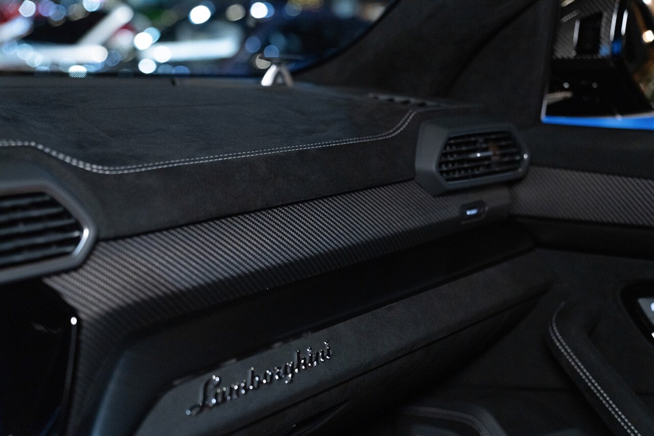 2023 Lamborghini Urus Performante - Photo 19 - Beverly Hills, CA 90212