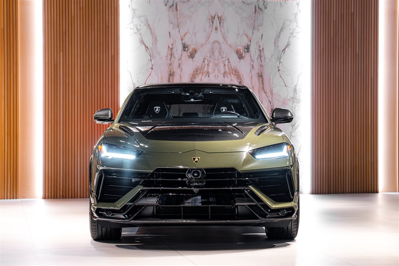 2023 Lamborghini Urus Performante - Photo 2 - Beverly Hills, CA 90212