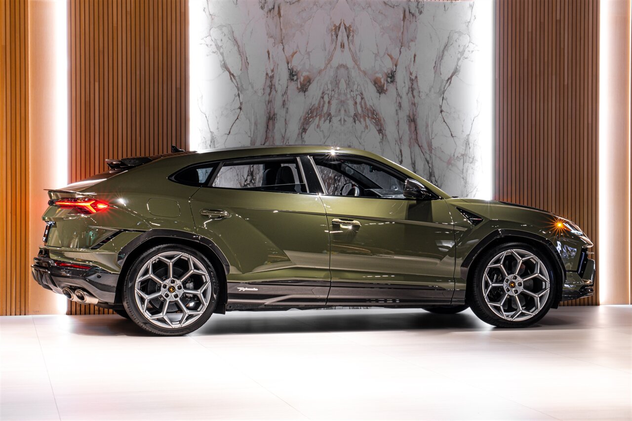 2023 Lamborghini Urus Performante - Photo 4 - Beverly Hills, CA 90212