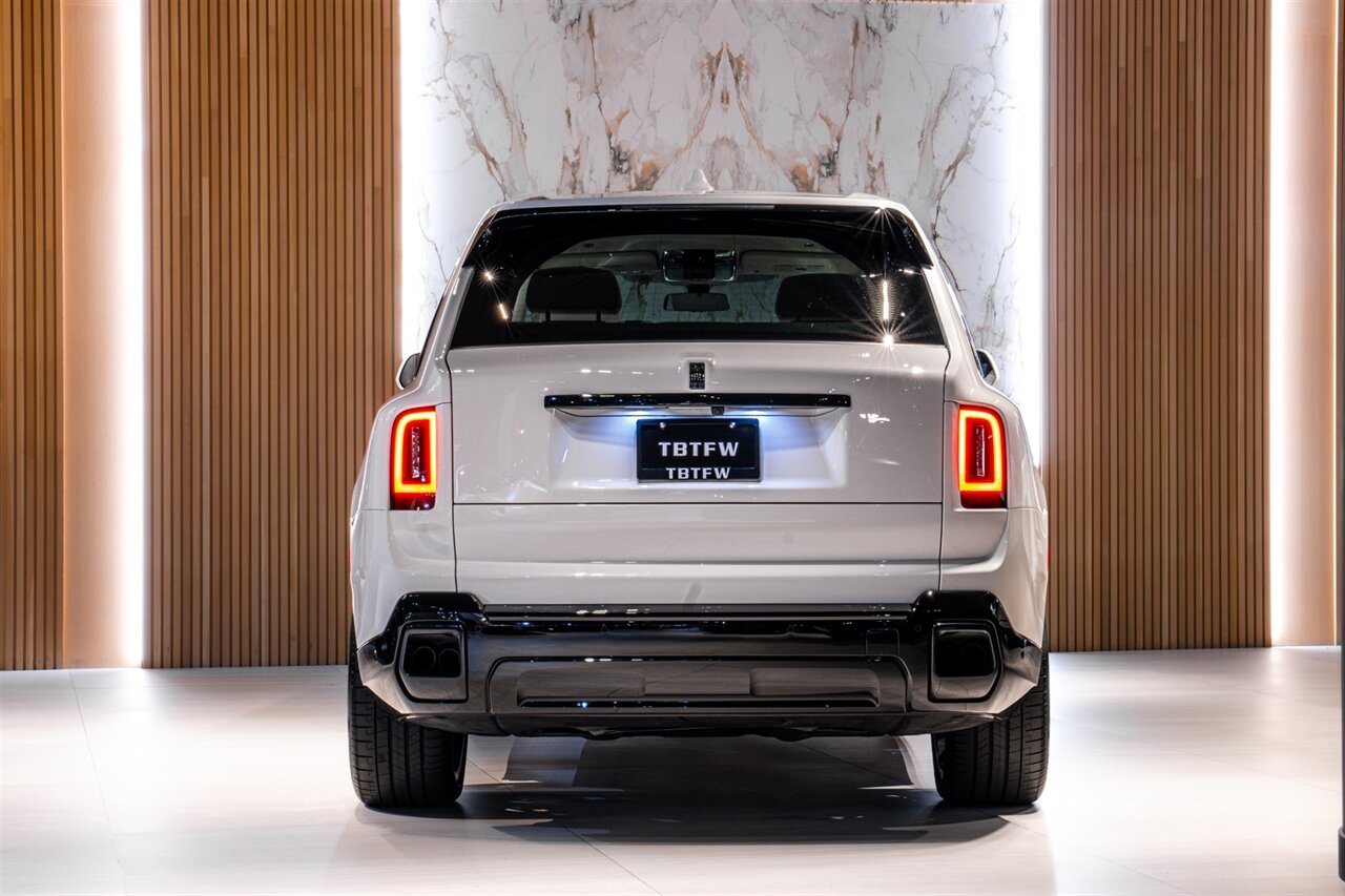 2025 Rolls-Royce Cullinan   - Photo 6 - Beverly Hills, CA 90212