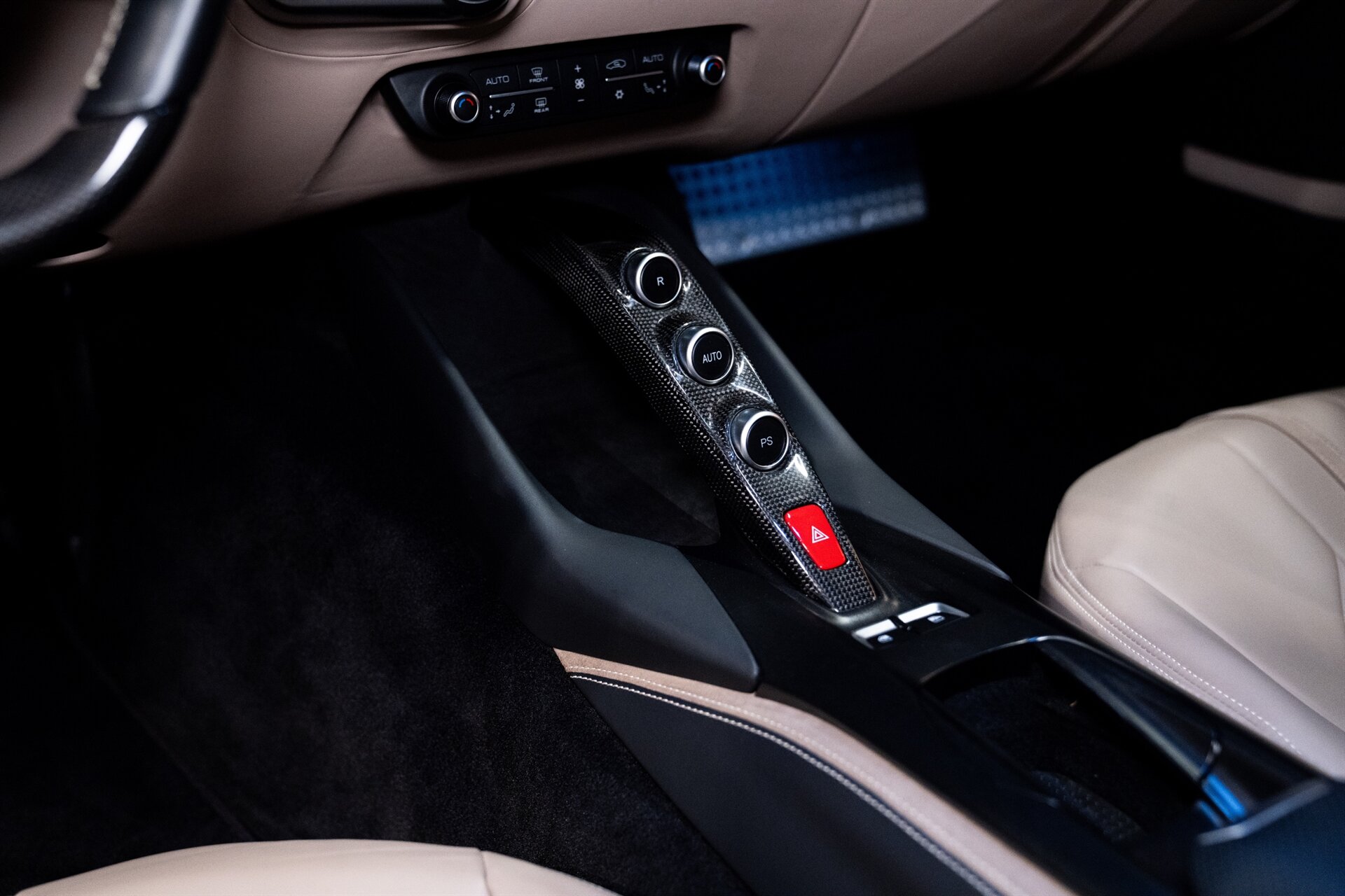 2018 Ferrari 812 Superfast - Photo 28