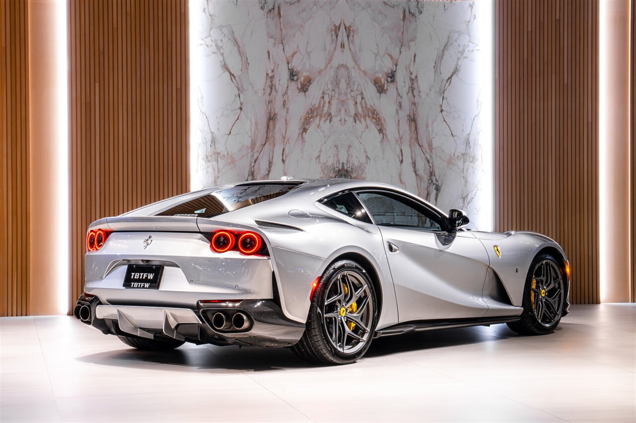 2018 Ferrari 812 Superfast   - Photo 3 - Beverly Hills, CA 90212
