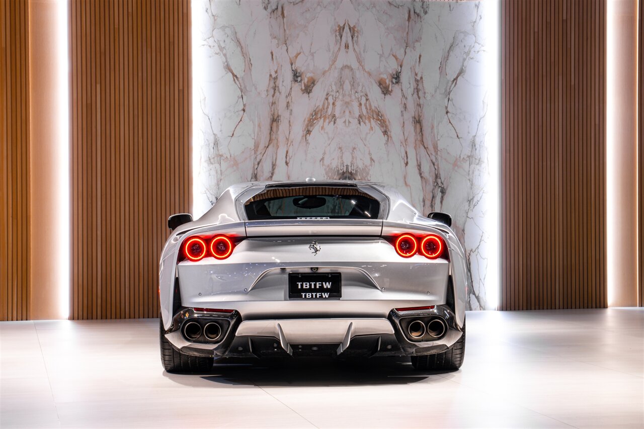 2018 Ferrari 812 Superfast   - Photo 4 - Beverly Hills, CA 90212