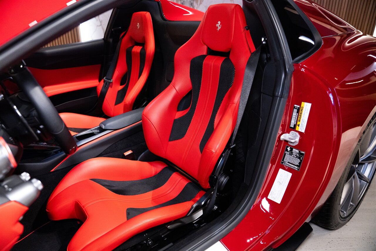 2022 Ferrari 812 GTS   - Photo 16 - Beverly Hills, CA 90212