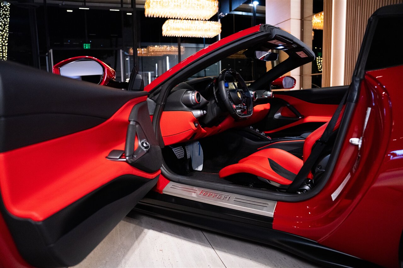 2022 Ferrari 812 GTS   - Photo 14 - Beverly Hills, CA 90212