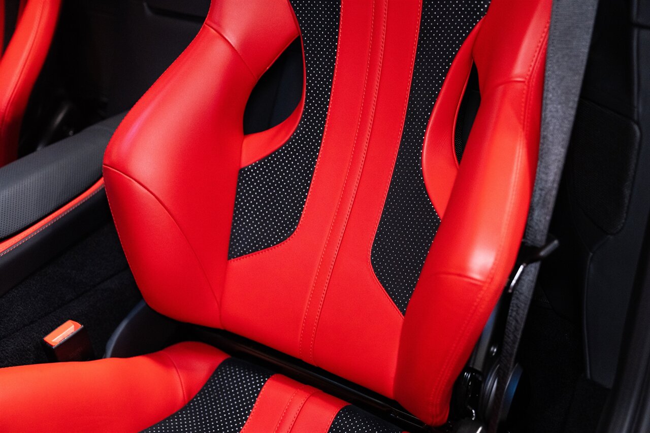 2022 Ferrari 812 GTS   - Photo 17 - Beverly Hills, CA 90212