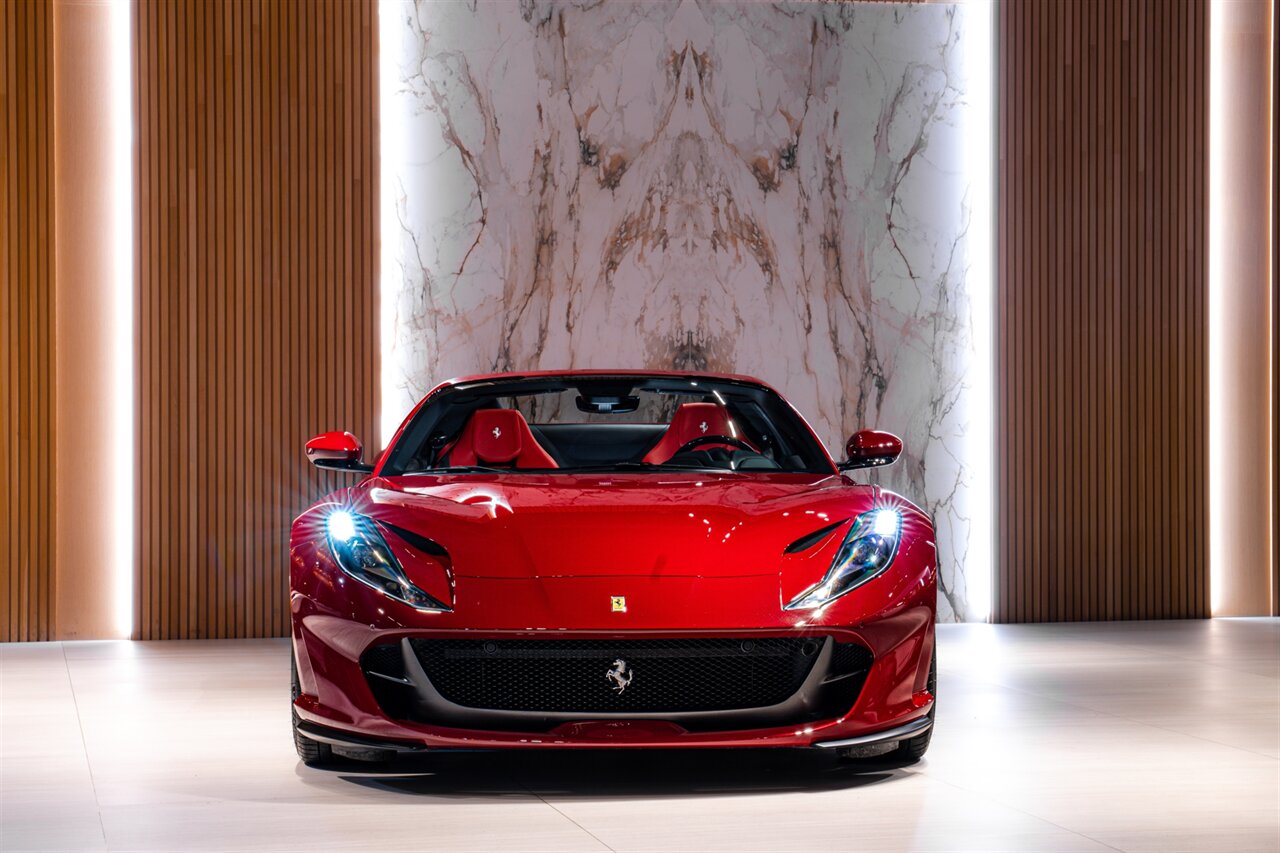 2022 Ferrari 812 GTS   - Photo 3 - Beverly Hills, CA 90212