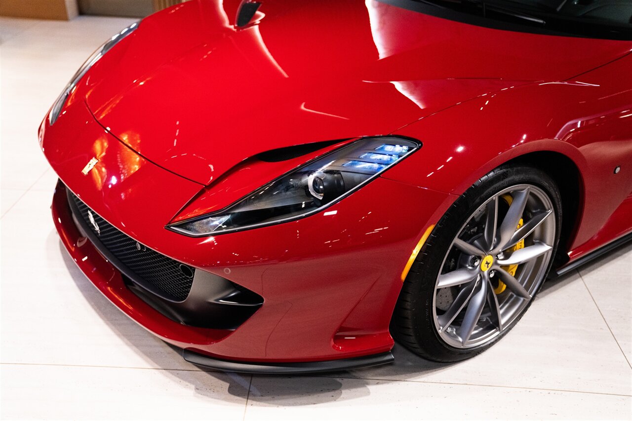 2022 Ferrari 812 GTS   - Photo 8 - Beverly Hills, CA 90212