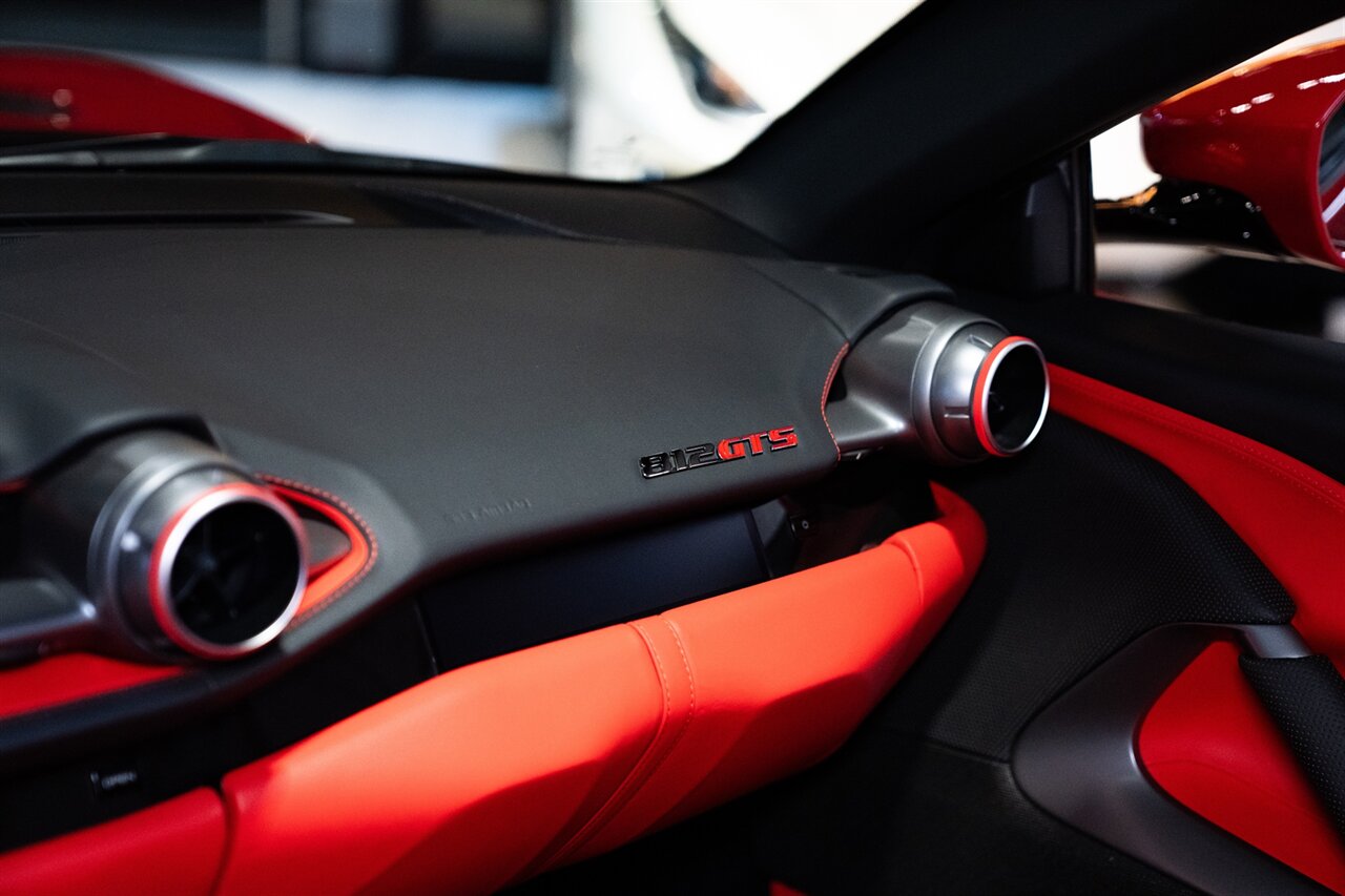 2022 Ferrari 812 GTS   - Photo 26 - Beverly Hills, CA 90212