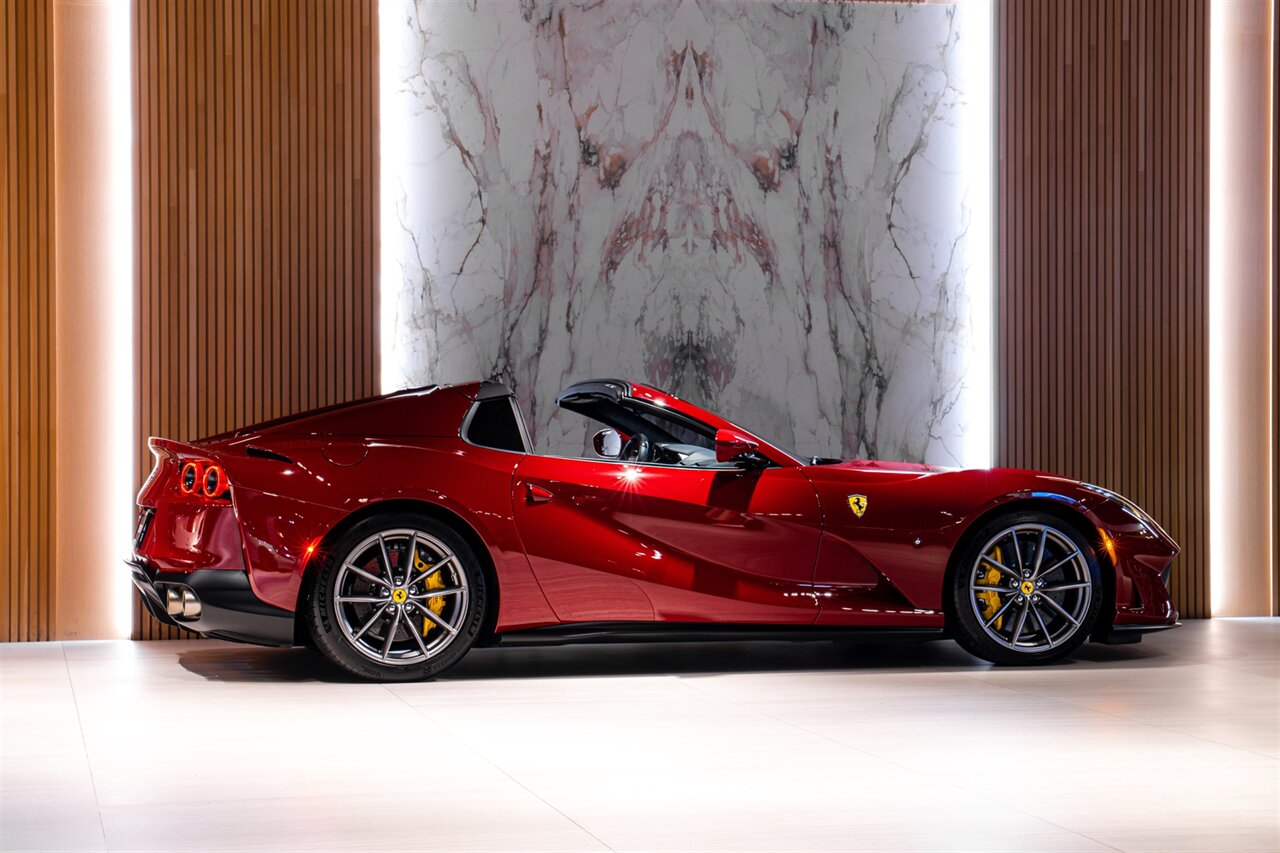 2022 Ferrari 812 GTS   - Photo 5 - Beverly Hills, CA 90212