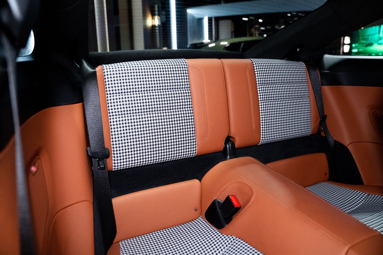 2025 Porsche 911 Turbo S   - Photo 6 - Beverly Hills, CA 90212