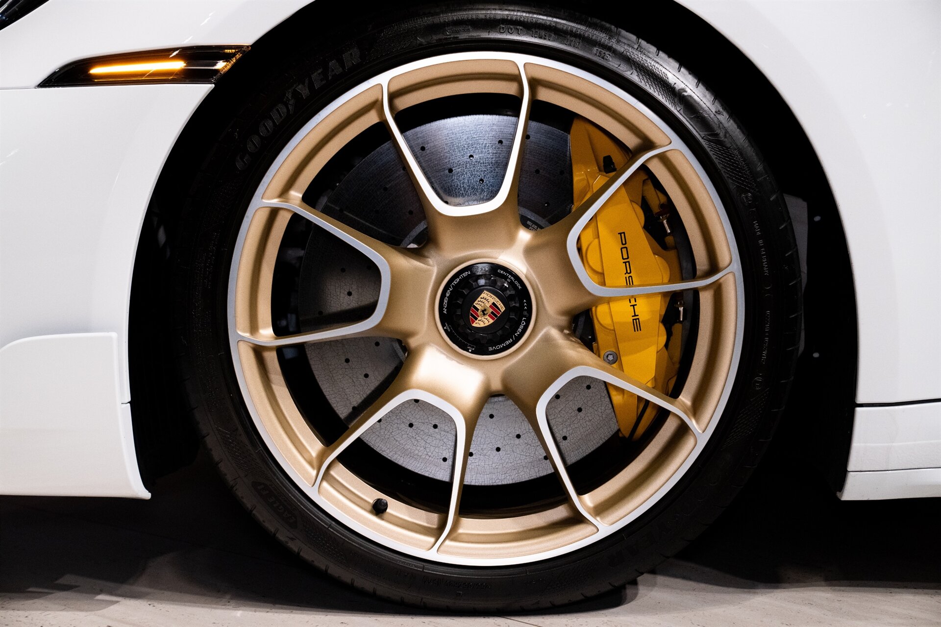 2025 Porsche 911 Turbo S - Photo 21