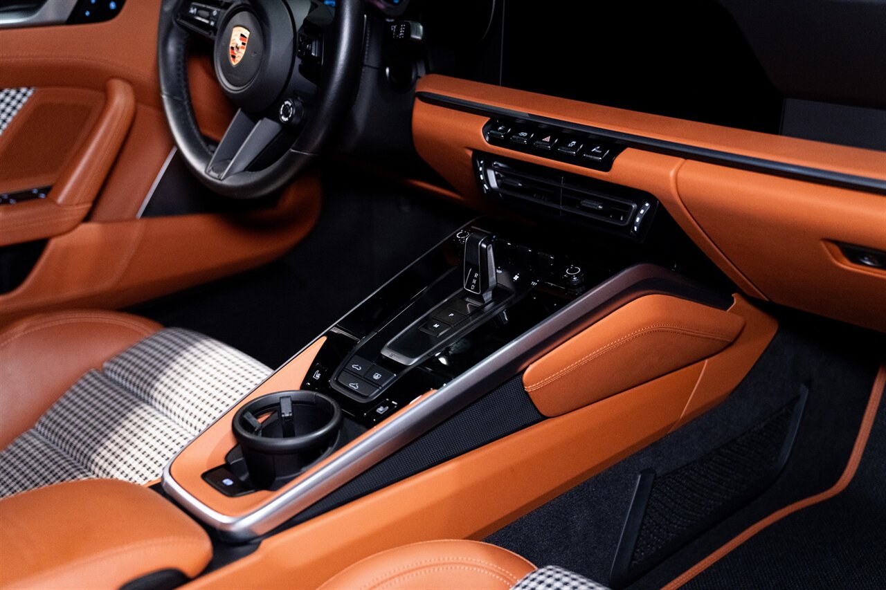 2025 Porsche 911 Turbo S   - Photo 27 - Beverly Hills, CA 90212