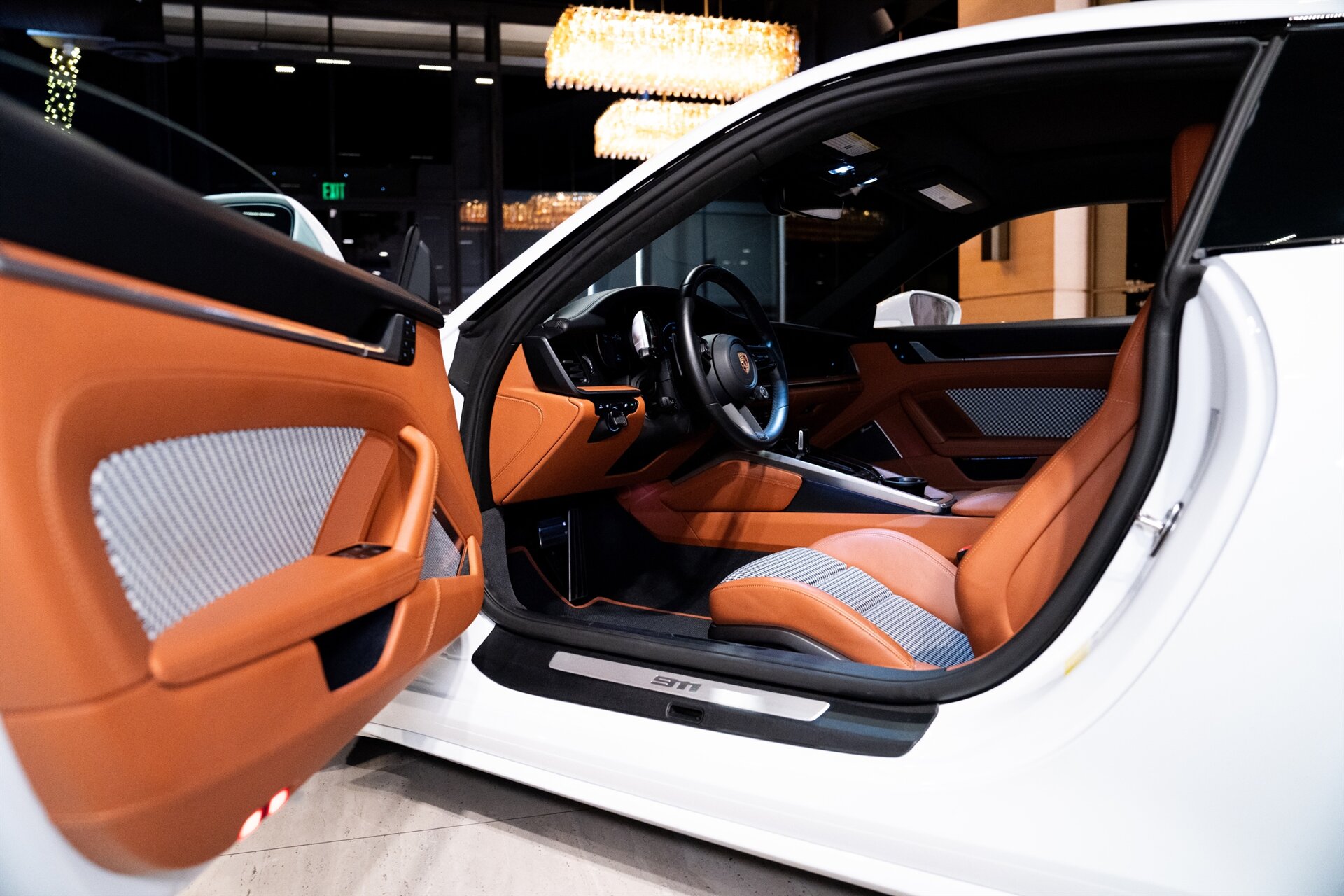 2025 Porsche 911 Turbo S - Photo 13