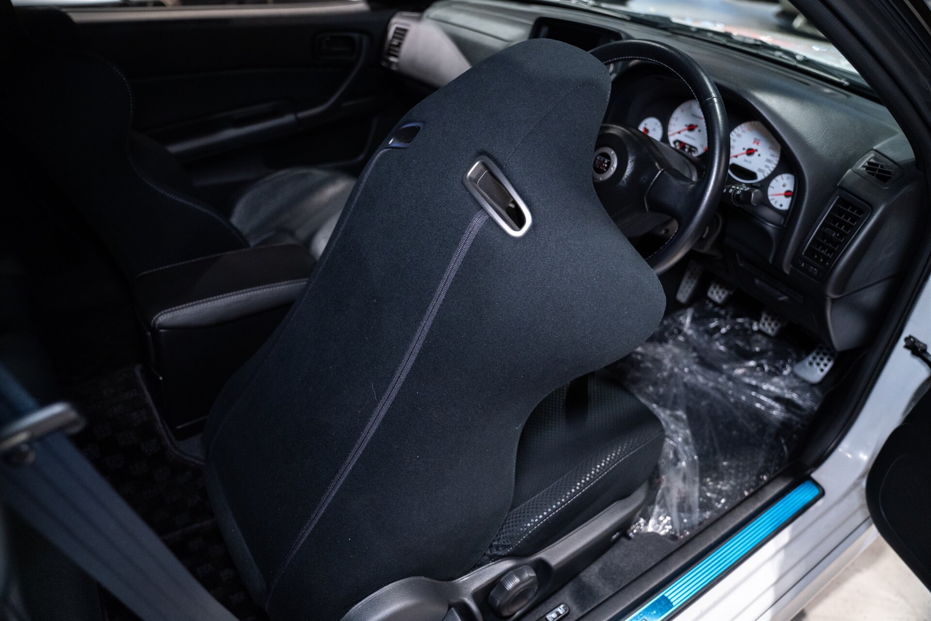 2000 Nissan GT-R V-Spec II - Photo 17