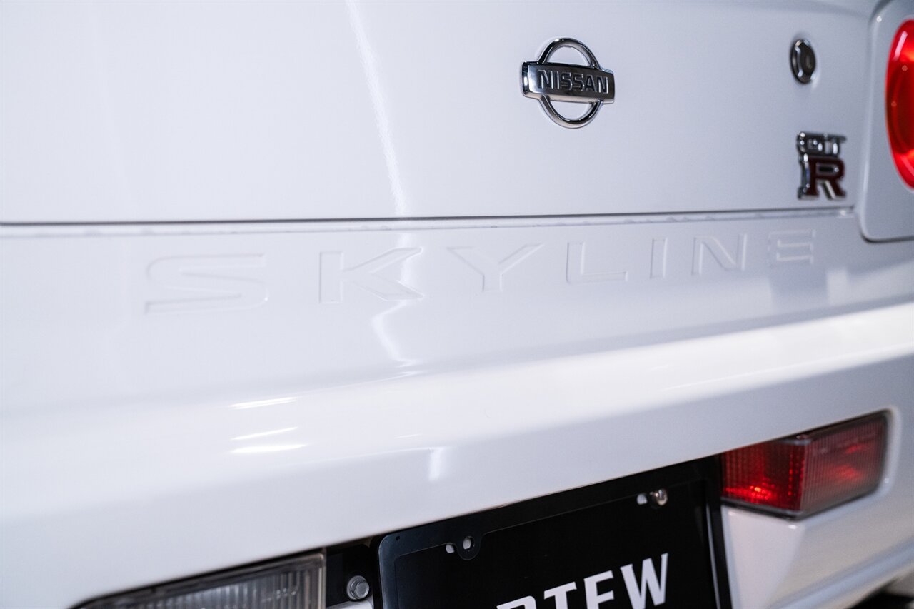 2000 Nissan GT-R V-Spec II - Photo 6 - Beverly Hills, CA 90212