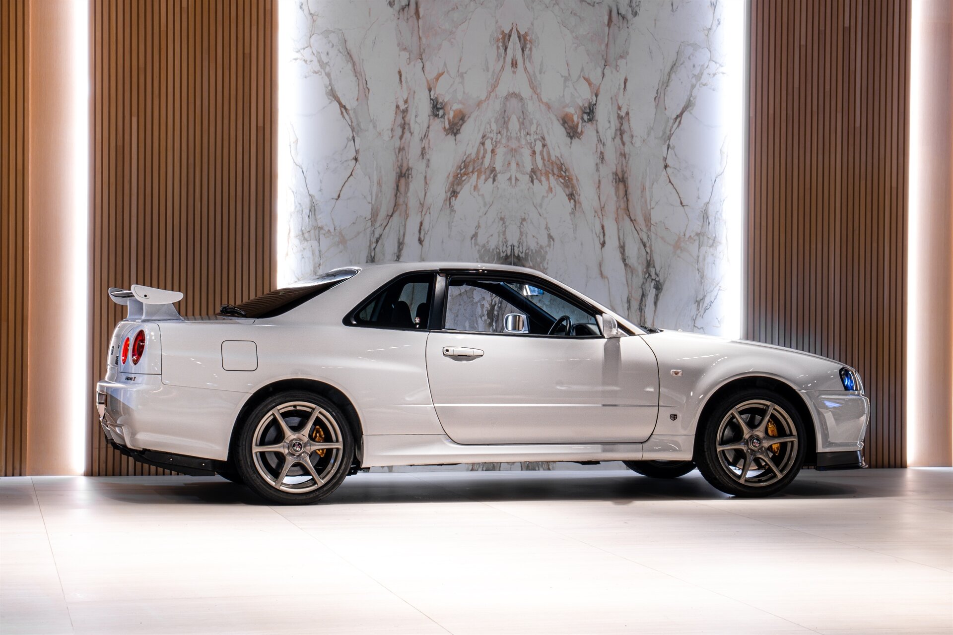 2000 Nissan GT-R V-Spec II - Photo 3