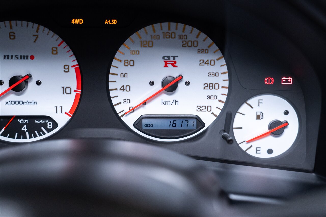 2000 Nissan GT-R V-Spec II - Photo 20 - Beverly Hills, CA 90212