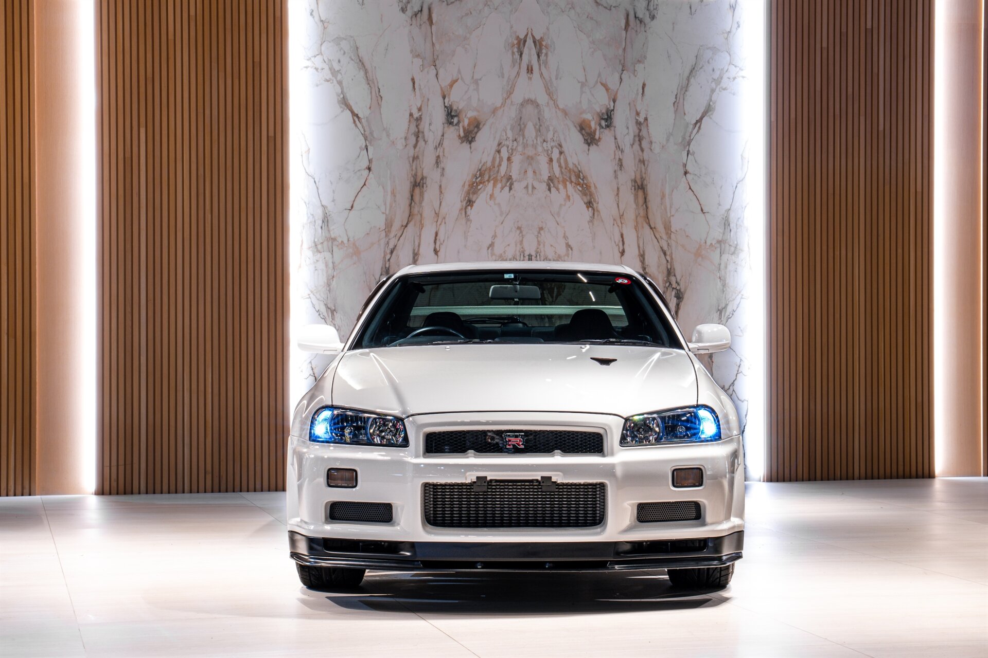 2000 Nissan GT-R V-Spec II - Photo 2