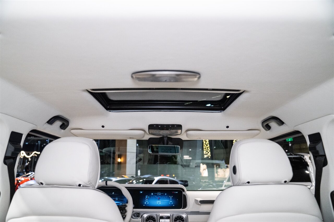 2025 Mercedes-Benz AMG G 700 Brabus - Photo 38 - Beverly Hills, CA 90212