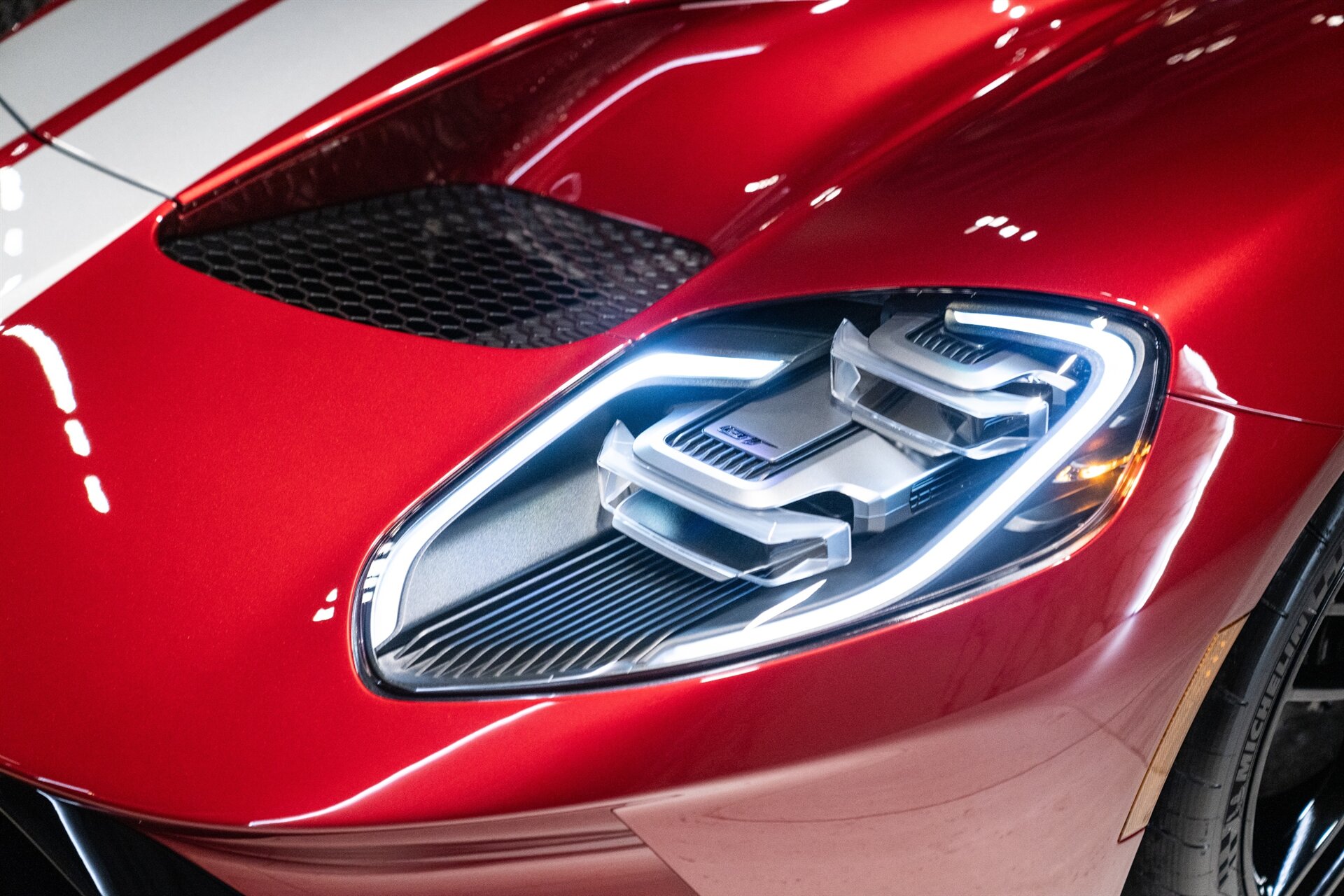 2018 Ford GT - Photo 19