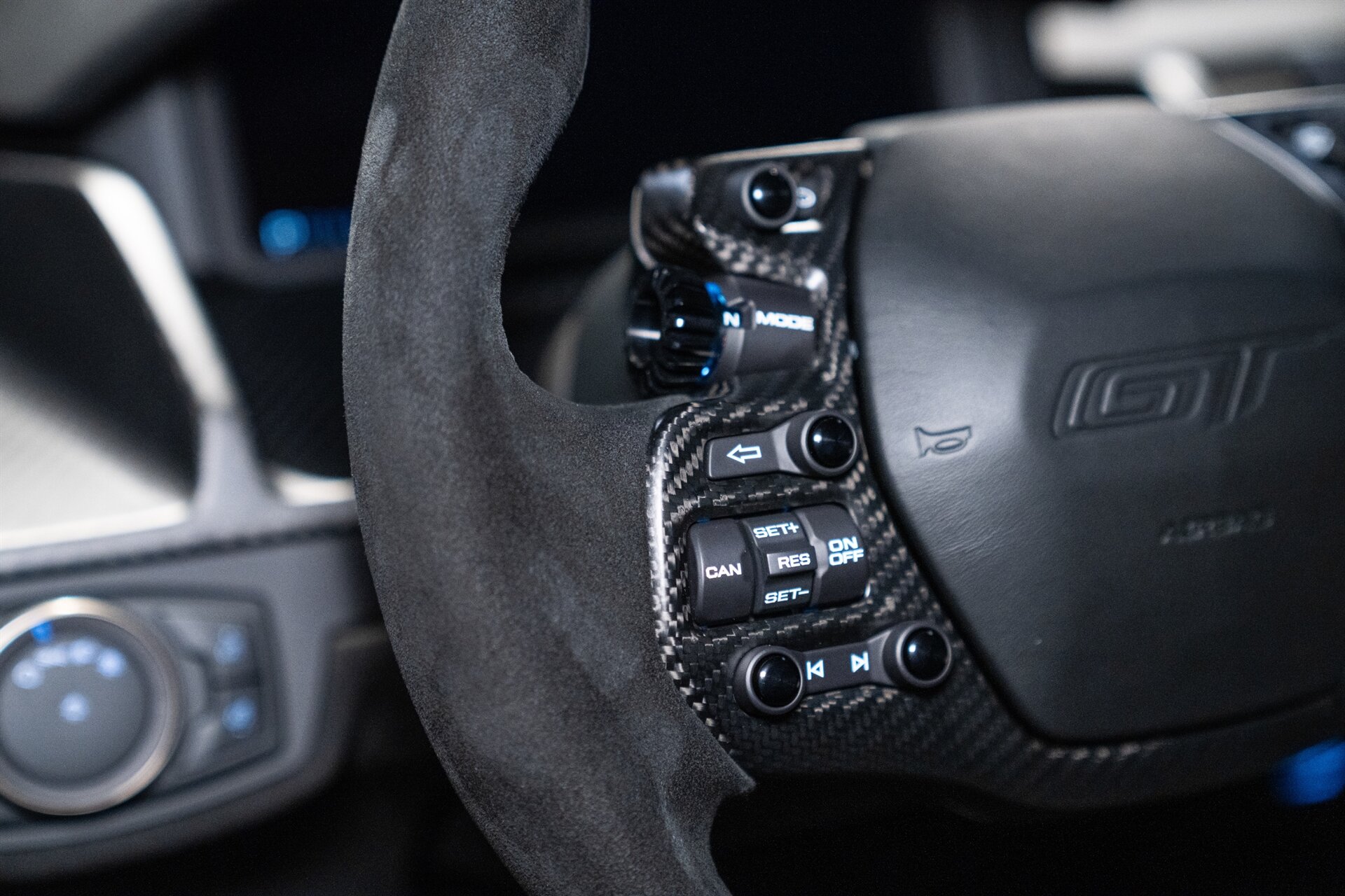 2018 Ford GT - Photo 31