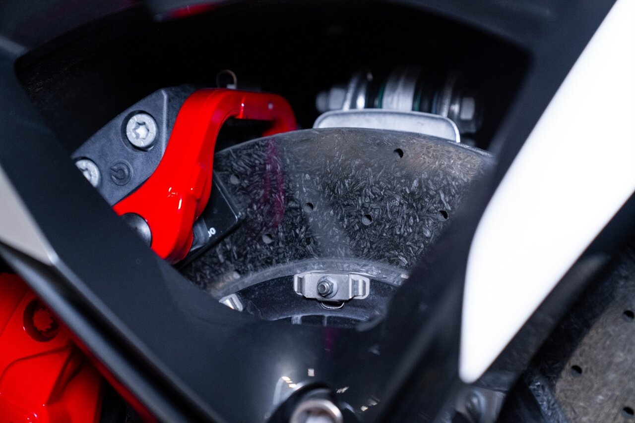 2021 Ferrari SF90 Stradale   - Photo 30 - Beverly Hills, CA 90212