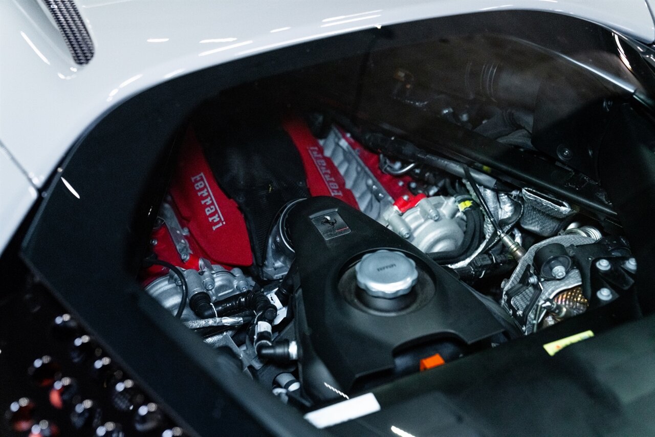 2021 Ferrari SF90 Stradale   - Photo 16 - Beverly Hills, CA 90212