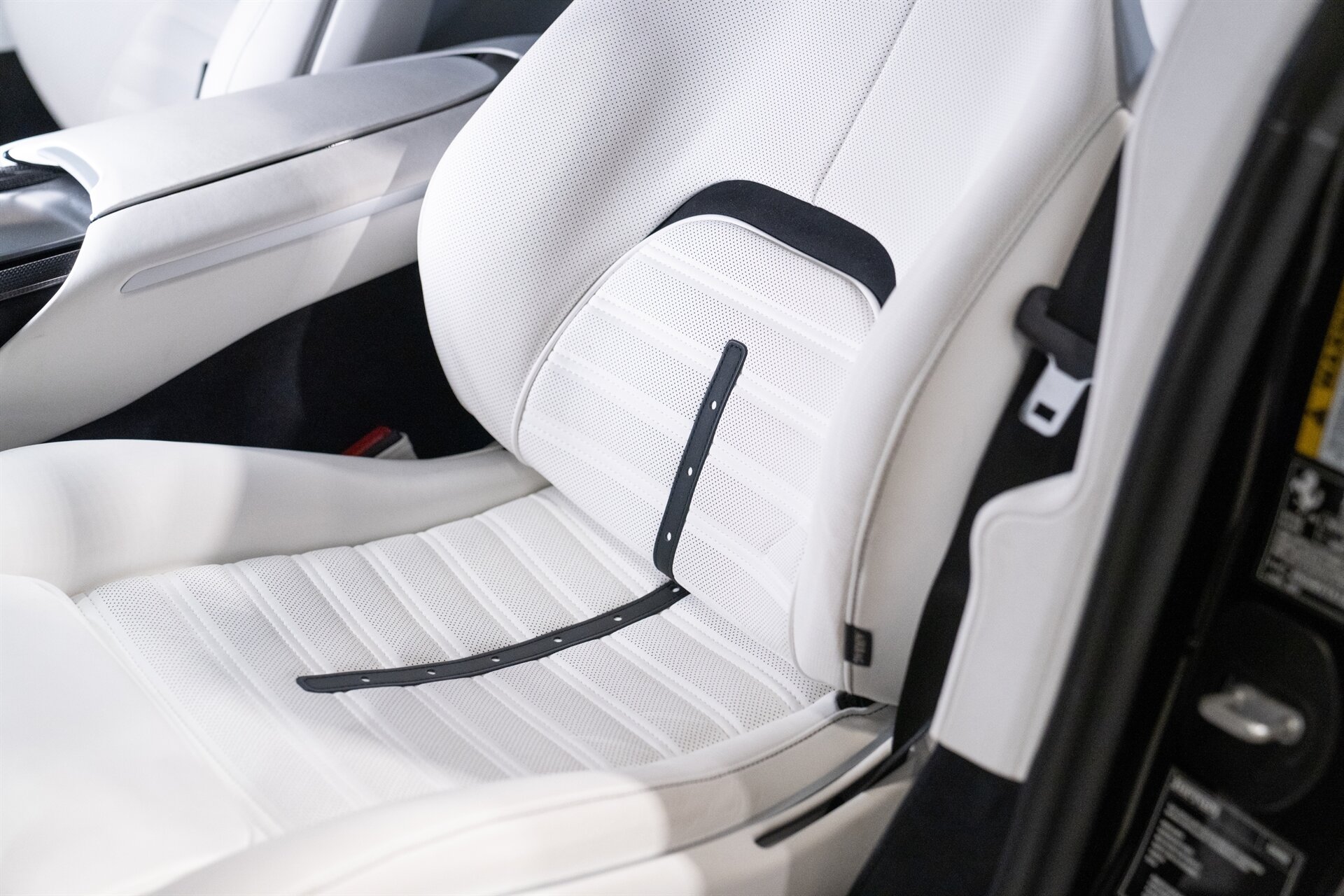 2025 Ferrari Purosangue - Photo 13