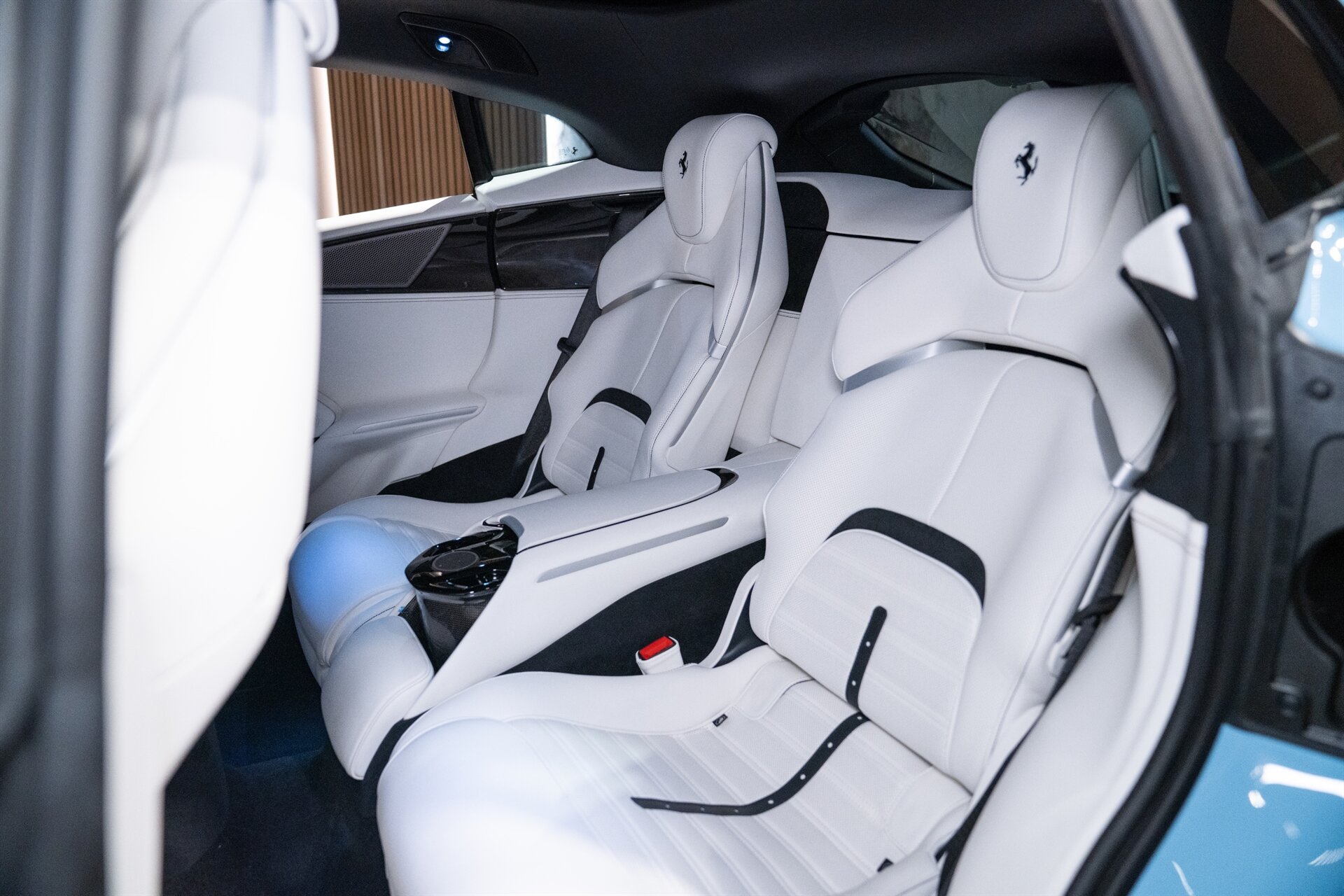 2025 Ferrari Purosangue - Photo 15