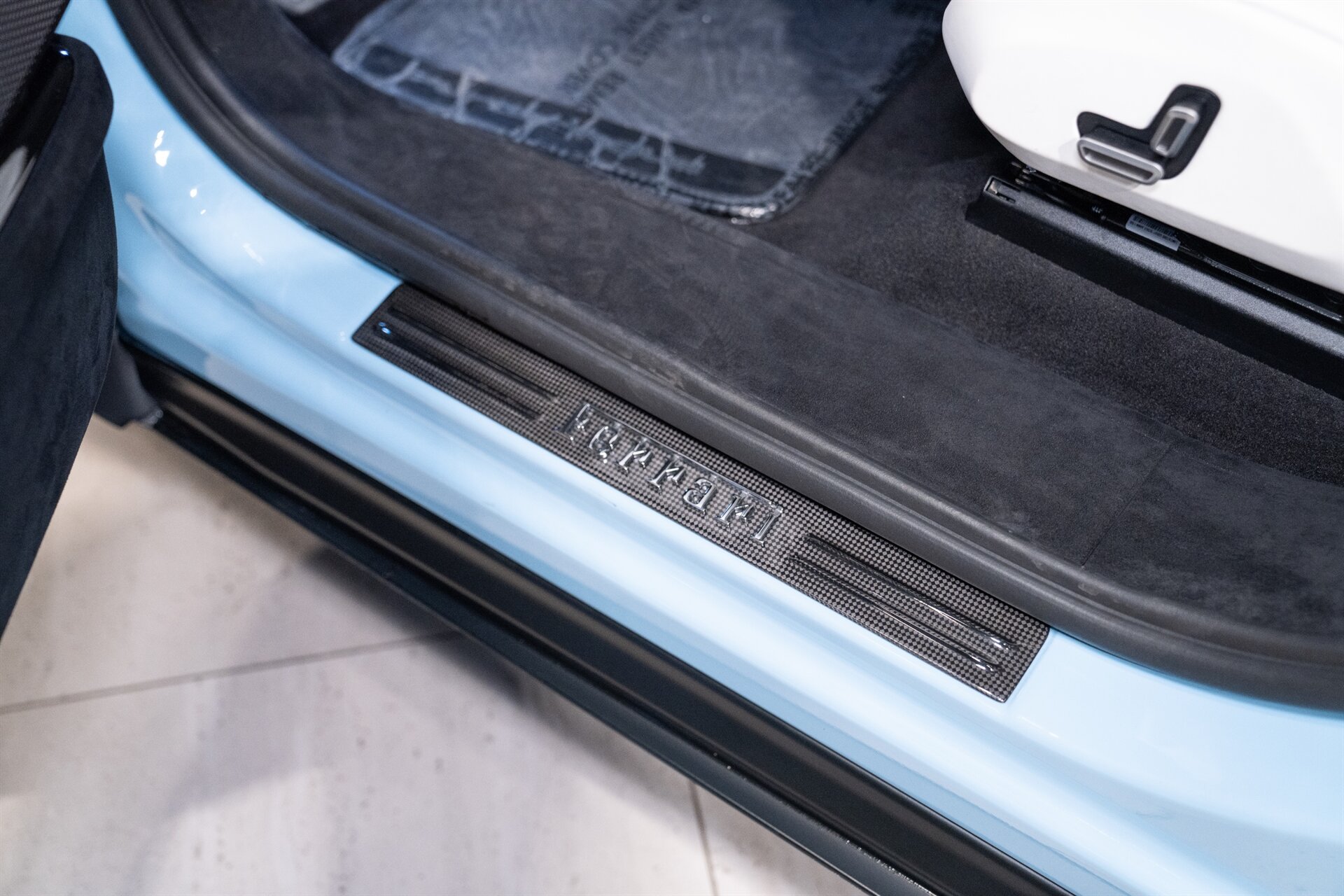 2025 Ferrari Purosangue - Photo 20