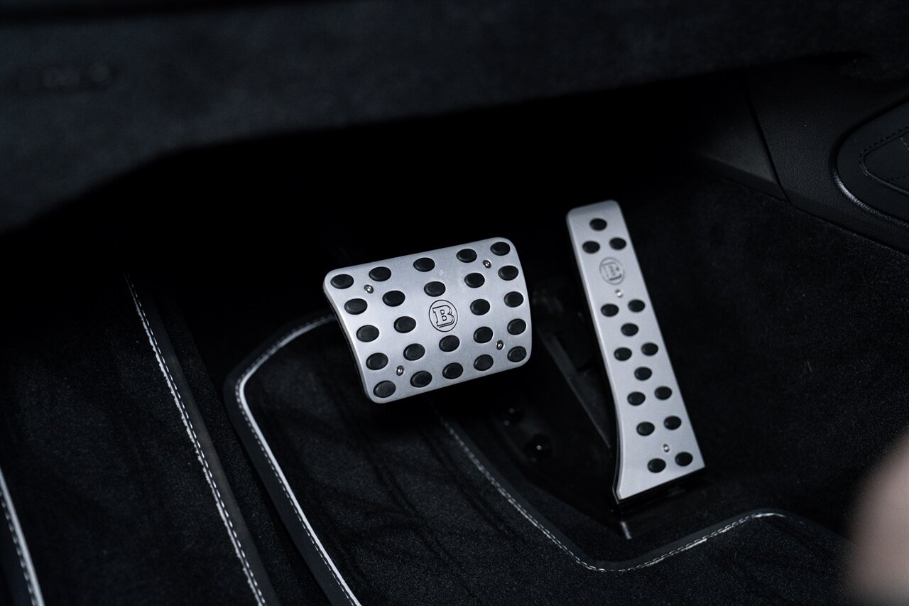 2025 Mercedes-Benz AMG G 700 Brabus - Photo 49 - Beverly Hills, CA 90212