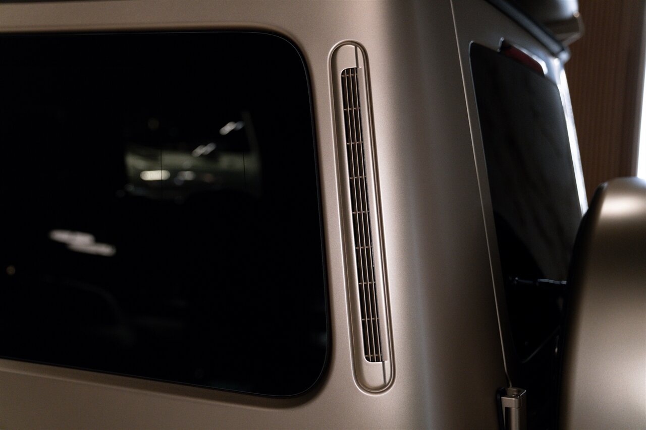 2025 Mercedes-Benz AMG G 700 Brabus - Photo 18 - Beverly Hills, CA 90212