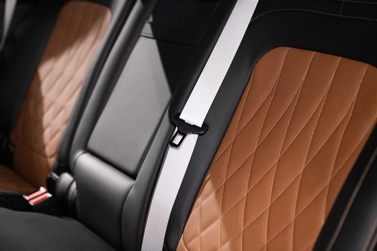 2025 Mercedes-Benz AMG G 63   - Photo 12 - Beverly Hills, CA 90212