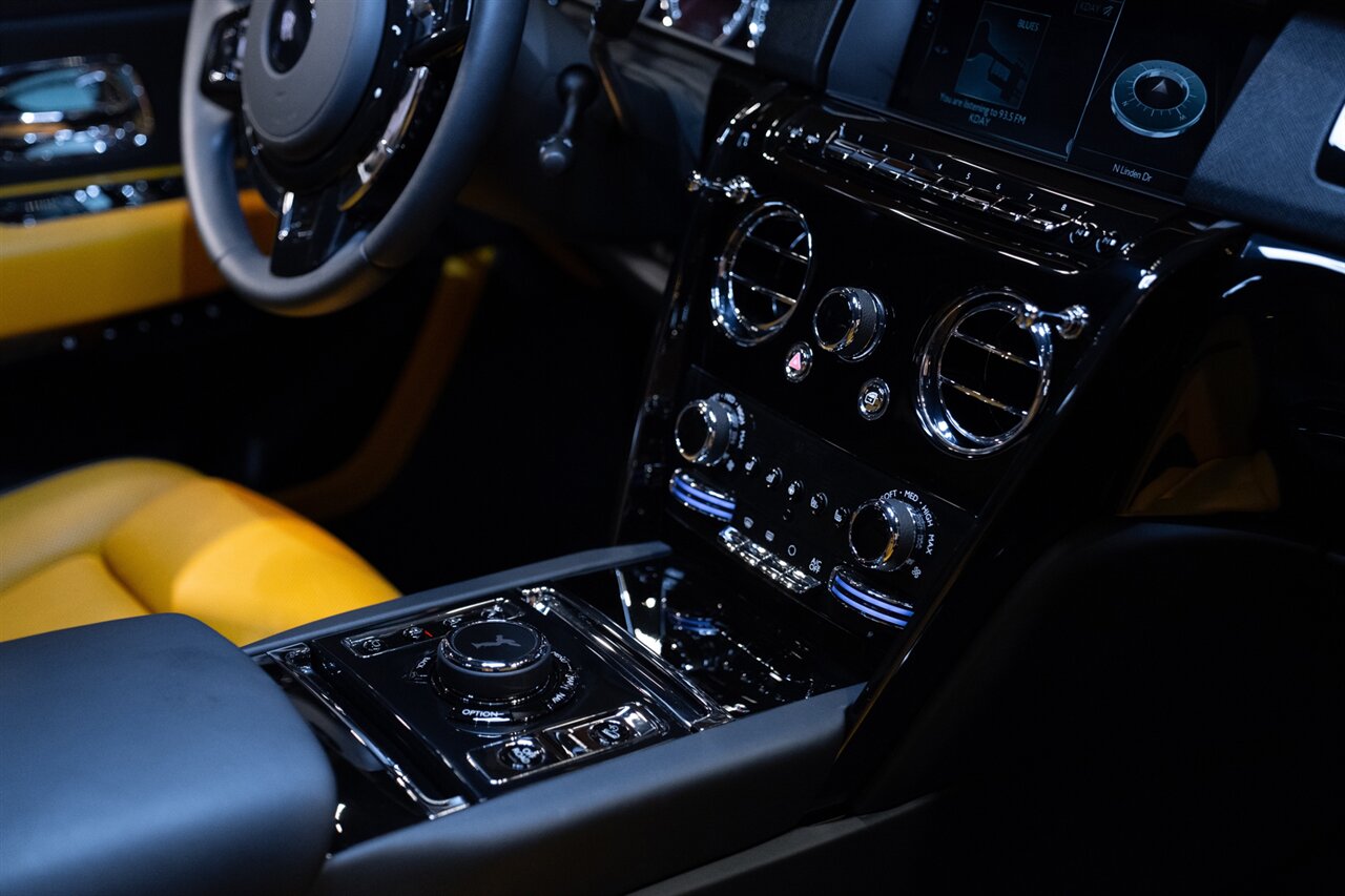 2022 Rolls-Royce Black Badge Cullinan   - Photo 21 - Beverly Hills, CA 90212