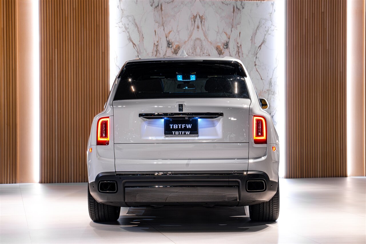 2022 Rolls-Royce Black Badge Cullinan   - Photo 6 - Beverly Hills, CA 90212