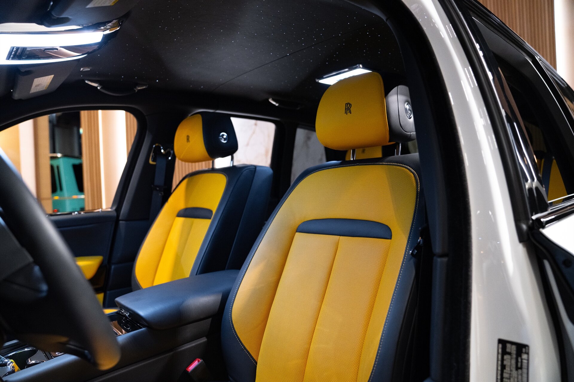 2022 Rolls-Royce Black Badge Cullinan - Photo 7