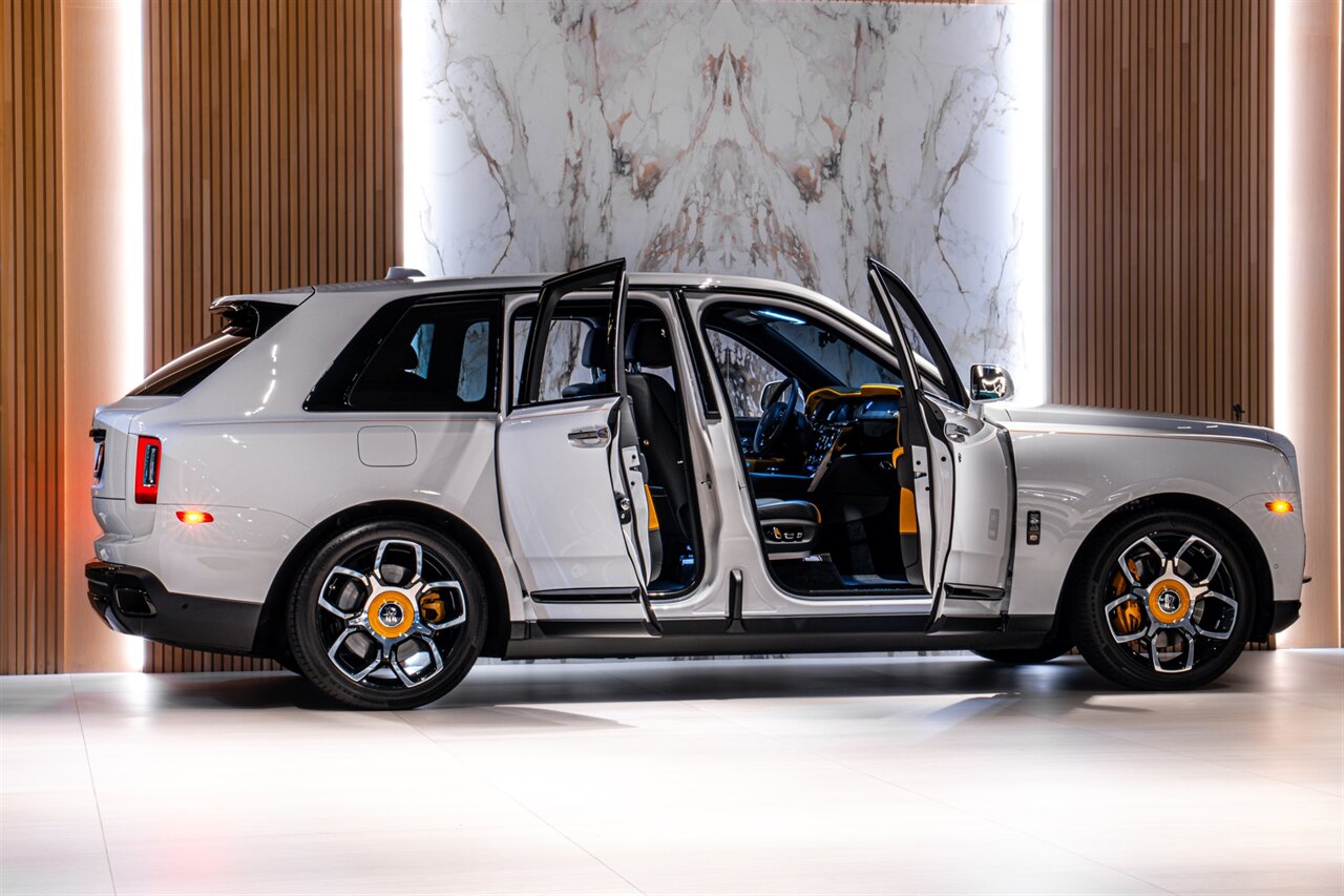 2022 Rolls-Royce Black Badge Cullinan   - Photo 4 - Beverly Hills, CA 90212