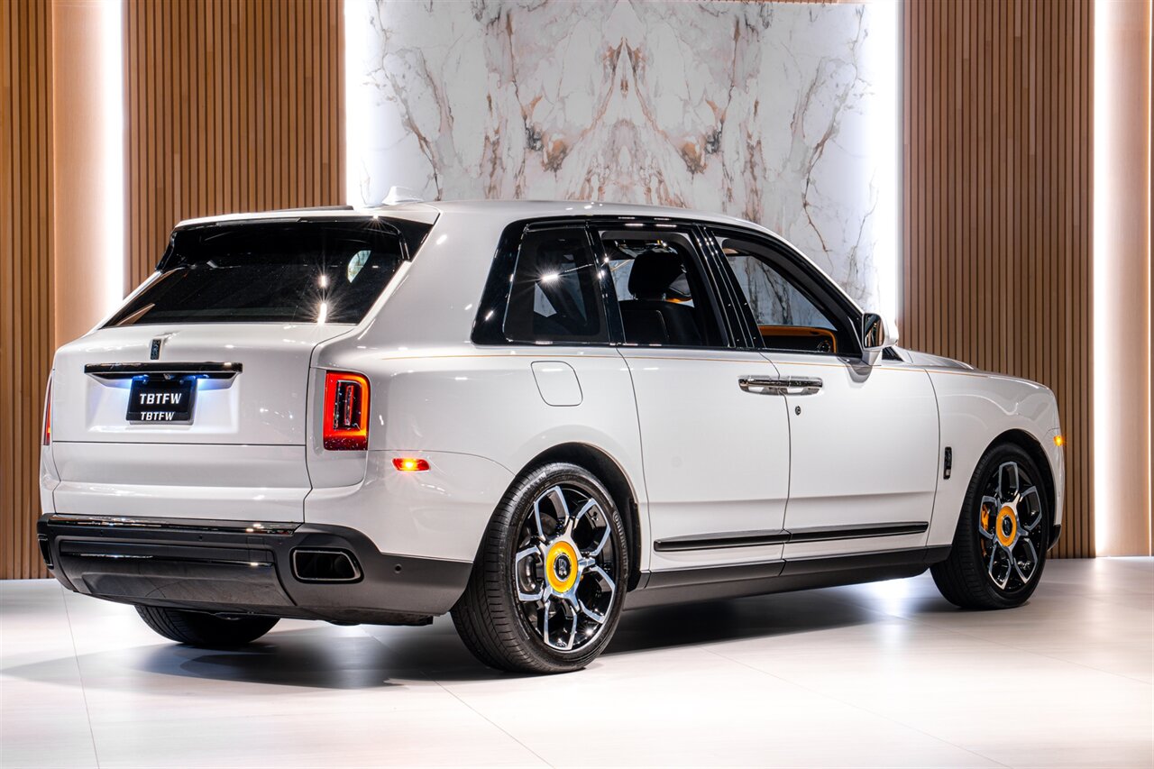 2022 Rolls-Royce Black Badge Cullinan   - Photo 3 - Beverly Hills, CA 90212