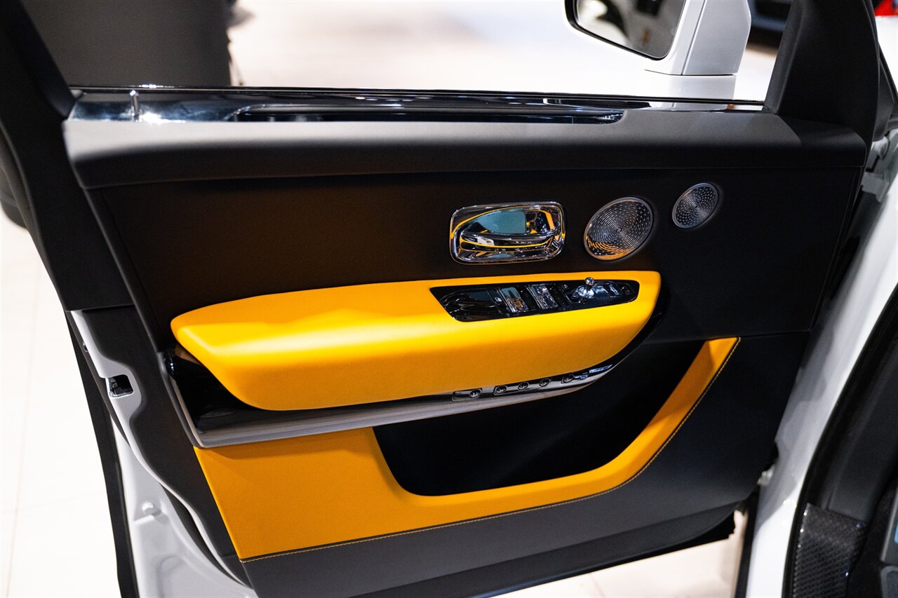 2022 Rolls-Royce Black Badge Cullinan   - Photo 11 - Beverly Hills, CA 90212