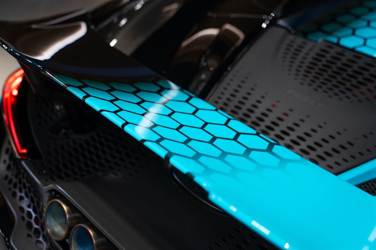 2022 McLaren 765LT Spider MSO   - Photo 32 - Beverly Hills, CA 90212