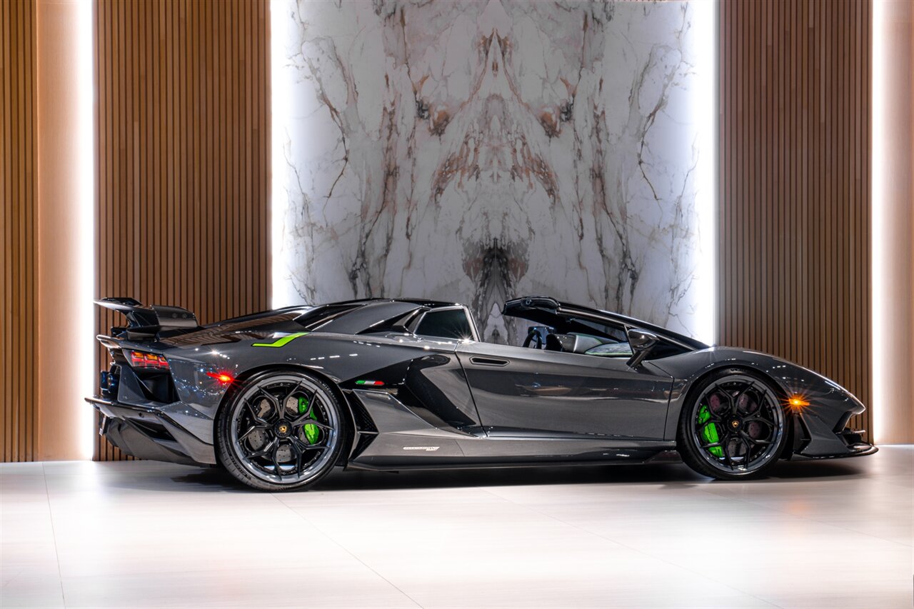 2020 Lamborghini Aventador LP 770-4 SVJ Roadster - Photo 4 - Beverly Hills, CA 90212