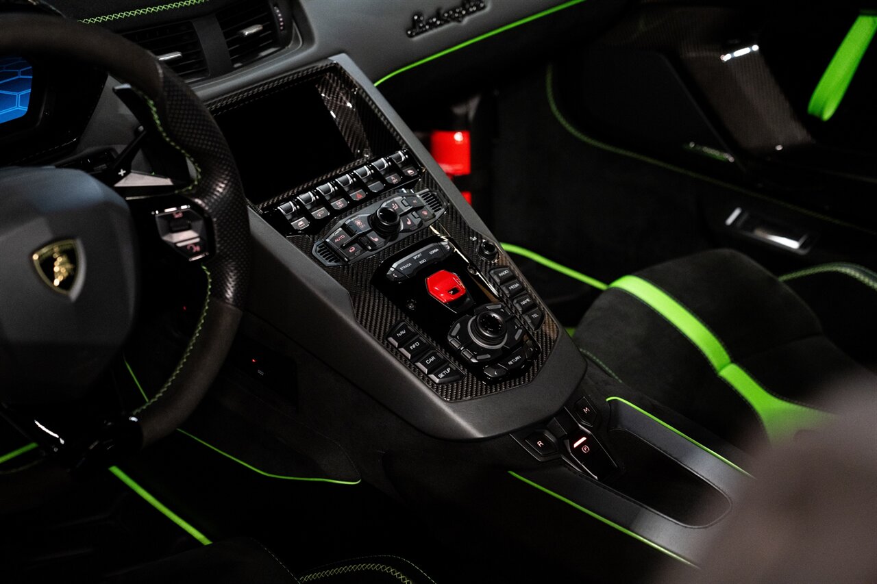 2020 Lamborghini Aventador LP 770-4 SVJ Roadster - Photo 28 - Beverly Hills, CA 90212