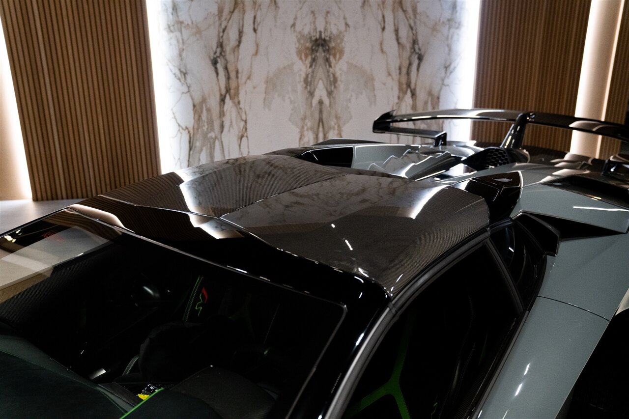 2020 Lamborghini Aventador LP 770-4 SVJ Roadster - Photo 8 - Beverly Hills, CA 90212